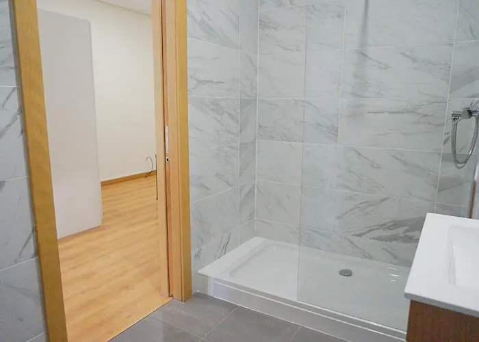 Tomas Flat Порту